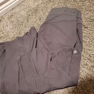 Lululemon studio crops unlined size 4